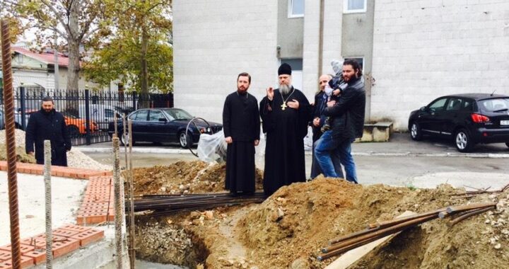 Părintele Valeriu Galaida a vizitat recent șantierul bisericii
