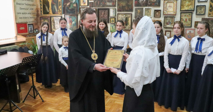 Corul Apostolițele Sf. Spiridon a fost decorat cu Diplomă de excelență în cadrul Galei Tineretului Ortodox, ediția a VI-a